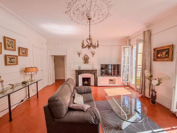 Vente                                                      Appartement
                        
                     5 pièces                      120 m2                     à Draguignan