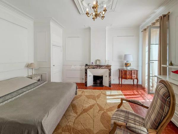 Vente                                                      Appartement
                        
                     5 pièces                      120 m2                     à Draguignan
