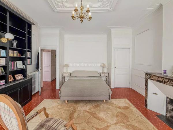 Vente                                                      Appartement
                        
                     5 pièces                      120 m2                     à Draguignan