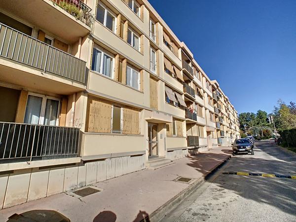 A louer Appartement Marseille 14° Le Merlan  2 pièces 47m2 résidence fermée