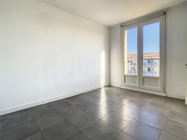 A louer Appartement Marseille 14° Le Merlan  2 pièces 47m2 résidence fermée