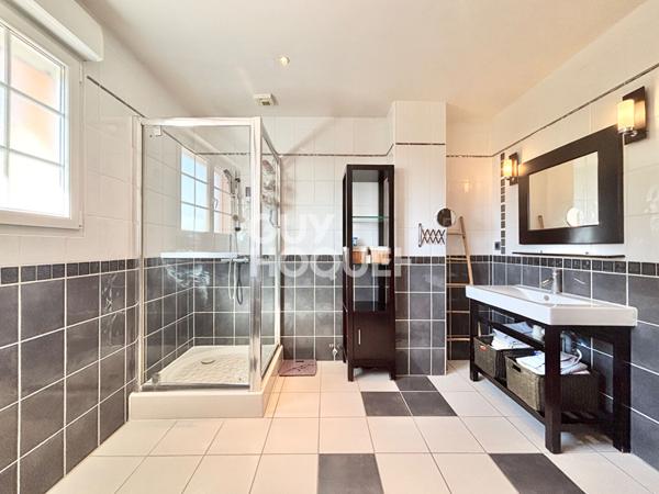 Maison d'architecte proche d'ORTHEZ 180 m² avec piscine