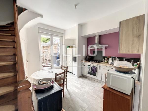 A LOUER : Maison 4 Pièces Fougeres - Réf.2023AB