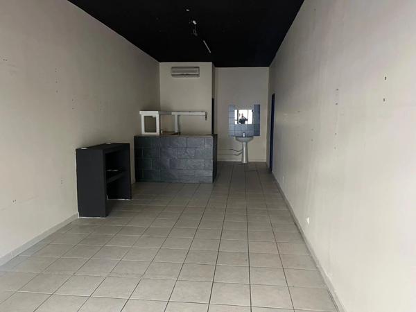 Location                                                      Local commercial
                        
                     2 pièces                      42 m2                     à Perpignan
