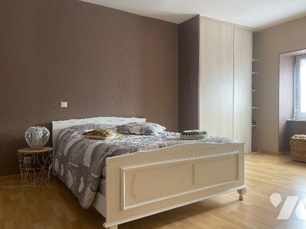 Maison Bourgvallees 6 pièce(s) 135.25 m2