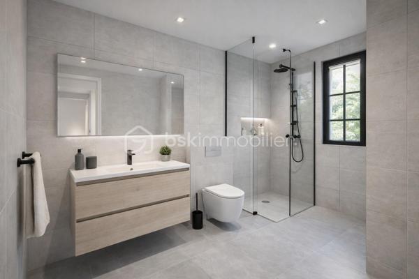 Avec un emplacement privilégié à la presqu’île de Giens, cet appartement T2 d’environ 38 m² nous offre une magnifique vue MER.

Situé au 2éme et dernier étage d'une jolie copropriété, il se compose d’un séjour lumineux donnant accès à une agréable terrasse offrant une vue dégagée sur le port et la mer, d’une cuisine équipée, d’une chambre confortable et d’une salle de bains avec WC.

La résidence, fermée et sécurisée, propose également un cadre de vie idéal grâce à sa piscine et à ses espaces soignés.

Une place de parking privative et une cave viennent compléter ce bien.

Un bien rare sur le marché, idéal pour une résidence principale, secondaire ou un investissement locatif.

EN ANNONCE, PRESENTATION DE PHOTOS AVANT/APRES POUR VOUS AIDER A VOUS PROJETER.