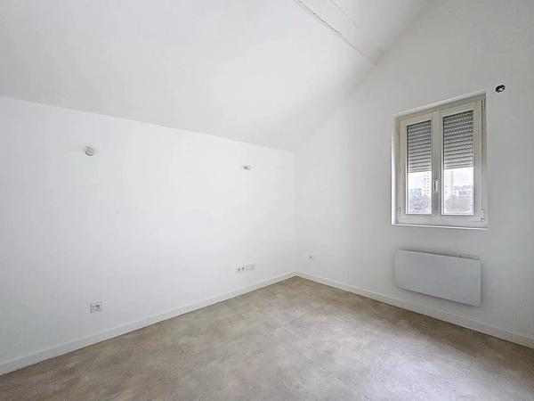 Vente                                                      Appartement
                        
                     2 pièces                      55 m2                     à Bourgoin-Jallieu