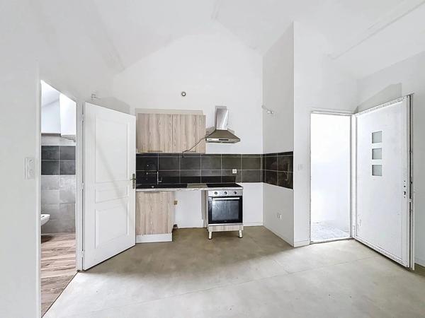 Vente                                                      Appartement
                        
                     2 pièces                      55 m2                     à Bourgoin-Jallieu