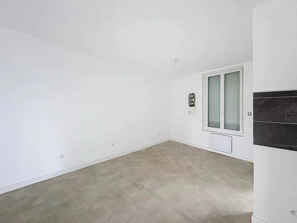Vente                                                      Appartement
                        
                     2 pièces                      55 m2                     à Bourgoin-Jallieu