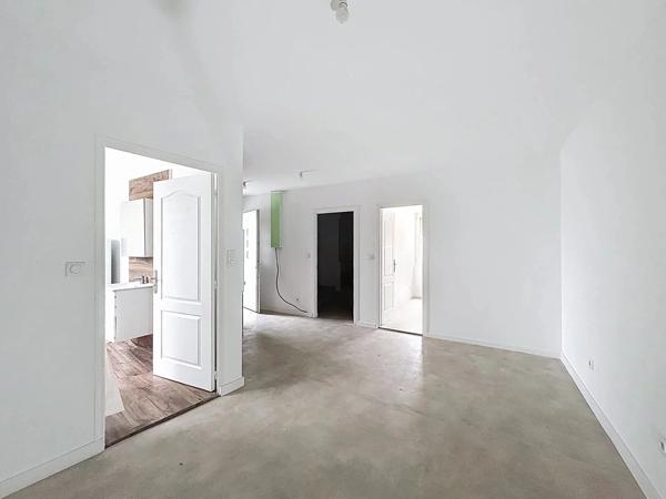 Vente                                                      Appartement
                        
                     2 pièces                      55 m2                     à Bourgoin-Jallieu
