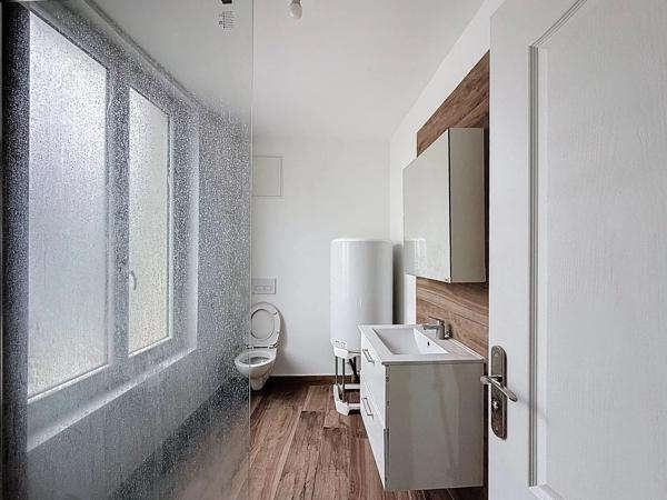 Vente                                                      Appartement
                        
                     2 pièces                      55 m2                     à Bourgoin-Jallieu