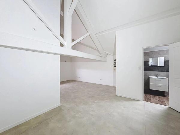 Vente                                                      Appartement
                        
                     2 pièces                      55 m2                     à Bourgoin-Jallieu