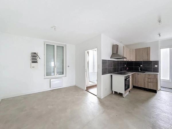 Vente                                                      Appartement
                        
                     2 pièces                      55 m2                     à Bourgoin-Jallieu