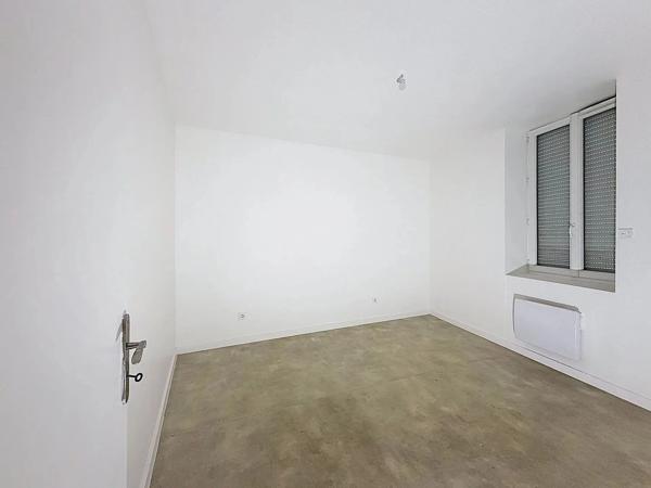 Vente                                                      Appartement
                        
                     2 pièces                      55 m2                     à Bourgoin-Jallieu