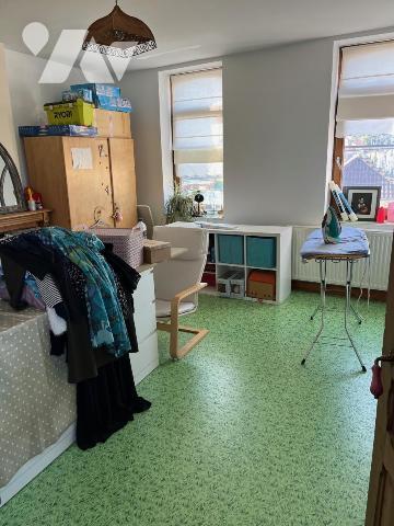 Maison avec 5 chambres, double garage, jardin