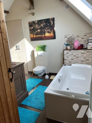 Maison avec 5 chambres, double garage, jardin