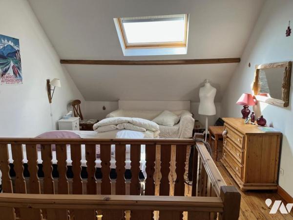 Maison avec 5 chambres, double garage, jardin