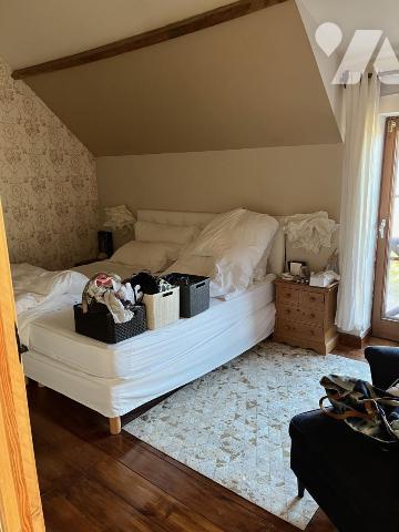 Maison avec 5 chambres, double garage, jardin