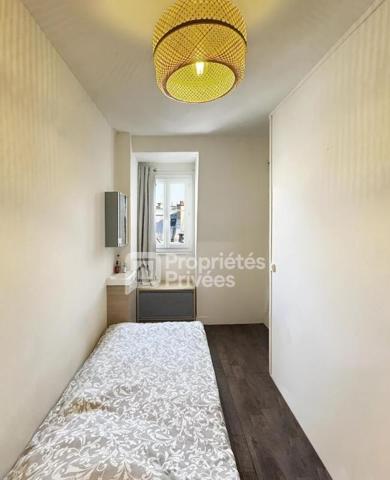 75008 Paris - COUP DE COEUR - Chambre de bonne - 8.13 m2 - 20m3 -  VUE SACRÉ-COEUR
