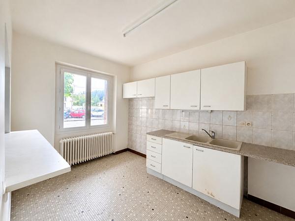 Appartement 2 pièces centre ville 2h de Paris résidence, ascenseur, commerces, investissement locatif