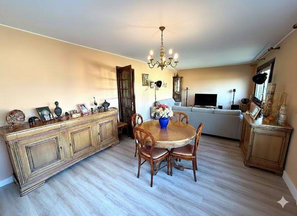 Le cabinet Mélé vous présente cette maison sur le secteur de Latresne. , Camblanes et meynac Le cabinet Mélé vous présente cette maison sur le secteur de Latresne. , Camblanes et meynac
