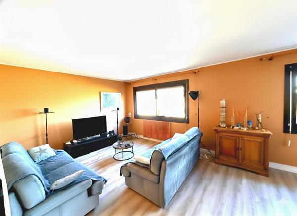 Le cabinet Mélé vous présente cette maison sur le secteur de Latresne. , Camblanes et meynac Le cabinet Mélé vous présente cette maison sur le secteur de Latresne. , Camblanes et meynac