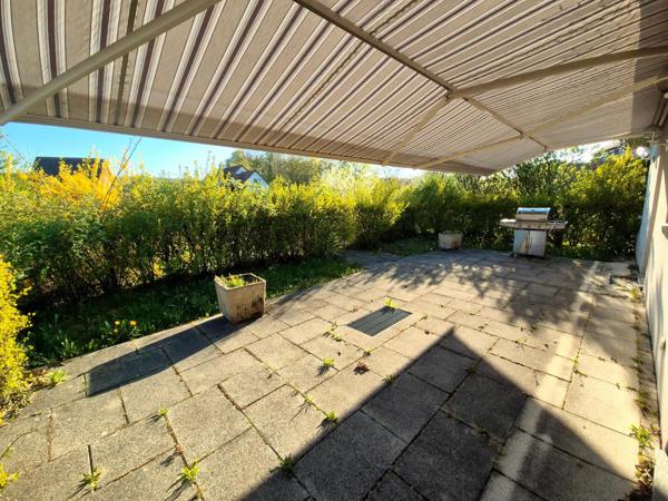 Découvrez cette magnifique maison qui allie confort, élégance et proximité avec toutes les commodités — une opportunité à ne pas manquer !