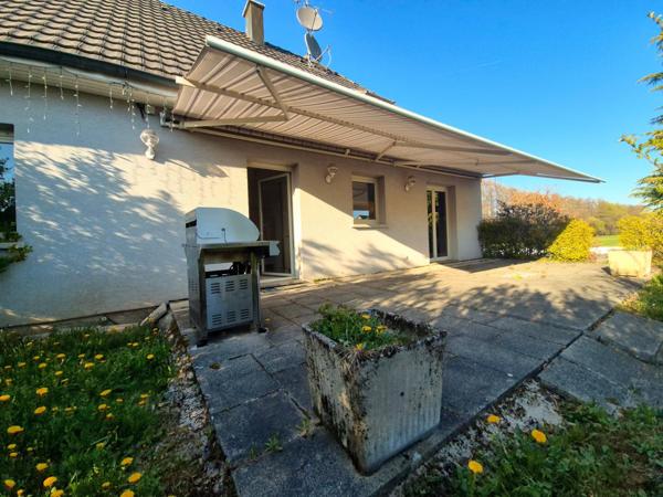 Découvrez cette magnifique maison qui allie confort, élégance et proximité avec toutes les commodités — une opportunité à ne pas manquer !