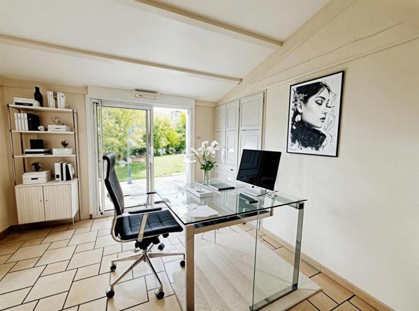 Maison 8 pièces - 200 m² Exclusivité efficity