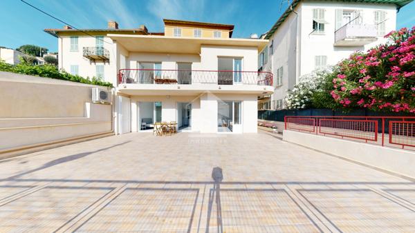 NICE - PARC IMPÉRIAL : MAGNIFIQUE MAISON DE 166.71 M² DIVISÉE EN 3 APPARTEMENTS AVEC GARAGES