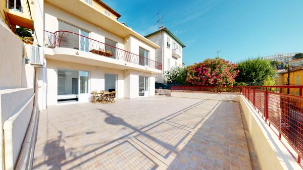 NICE - PARC IMPÉRIAL : MAGNIFIQUE MAISON DE 166.71 M² DIVISÉE EN 3 APPARTEMENTS AVEC GARAGES