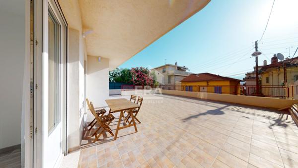 NICE - PARC IMPÉRIAL : MAGNIFIQUE MAISON DE 166.71 M² DIVISÉE EN 3 APPARTEMENTS AVEC GARAGES