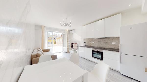 NICE - PARC IMPÉRIAL : MAGNIFIQUE MAISON DE 166.71 M² DIVISÉE EN 3 APPARTEMENTS AVEC GARAGES