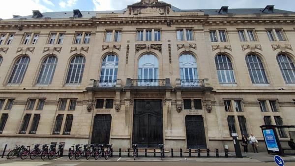 Grand Appartement 2 pièces DIJON Centre - A rénover