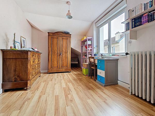 Maison de ville à Saint-Max _ 5 chambres _ bureau _ terrasse _ jardin