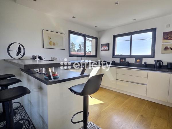 Maison
         5 pièces
        - 126 m² Bien prestige