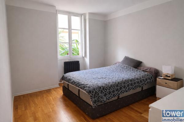 Appartement
                                                                                                                                                                                                                                                                                                                        3 pièce(s)                                                                                                                                                                                                          2 chambre(s)                                                                                                                                                                                                          77  m²