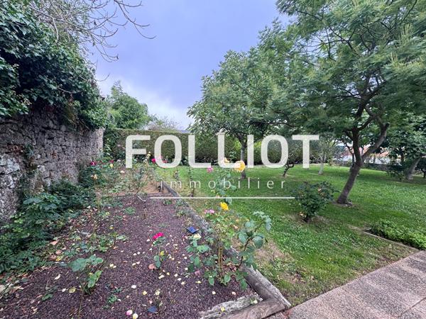 Superbe maison en pierre à vendre à Coutances - 8 pièces, 330 m²
