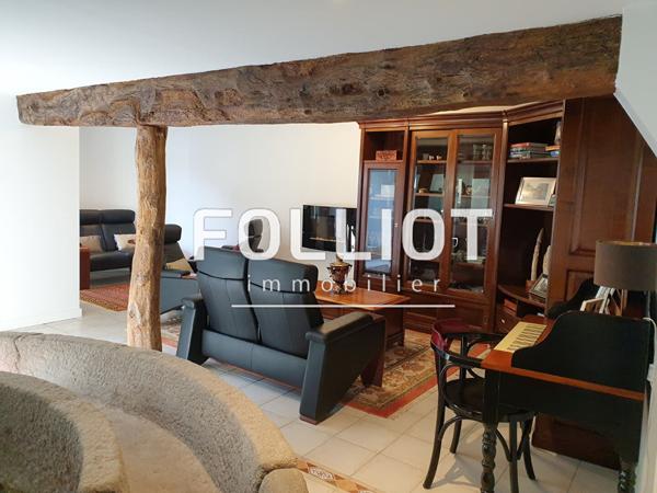 Superbe maison en pierre à vendre à Coutances - 8 pièces, 330 m²