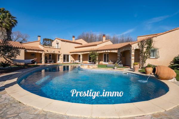 À vendre - Maison contemporaine, 10 pièces située à Saint-Cyprien (66750)