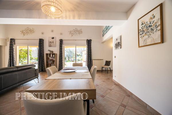 À vendre - Maison contemporaine, 10 pièces située à Saint-Cyprien (66750)