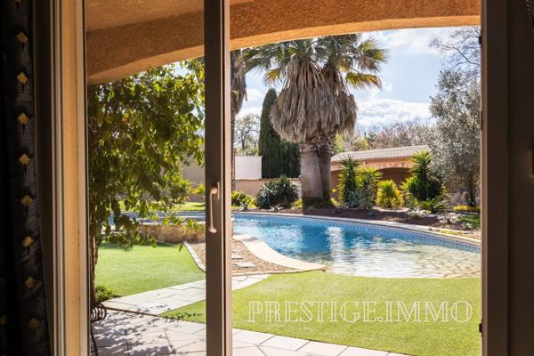 À vendre - Maison contemporaine, 10 pièces située à Saint-Cyprien (66750)