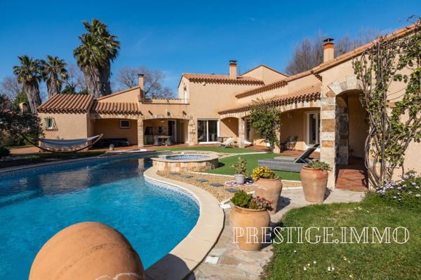 À vendre - Maison contemporaine, 10 pièces située à Saint-Cyprien (66750)