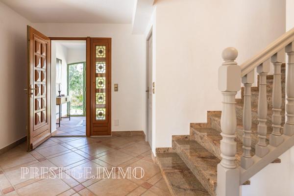 À vendre - Maison contemporaine, 10 pièces située à Saint-Cyprien (66750)