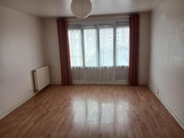 A  10mn à pied de la gare et du centre ville d'évreux, bel appartement F3 avec balcon