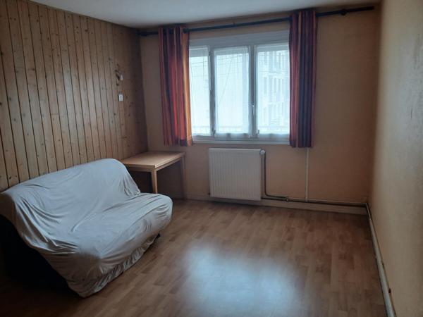 A  10mn à pied de la gare et du centre ville d'évreux, bel appartement F3 avec balcon