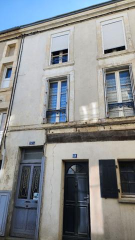 Immeuble de 4 appartements, au coeur de Fontenay Le Comte