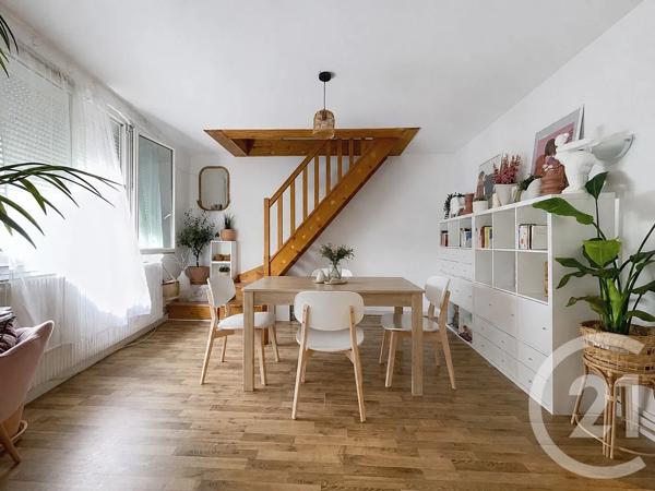 Appartement à vendre  3 pièces - 57 m 2   CORBEIL ESSONNES  - 91