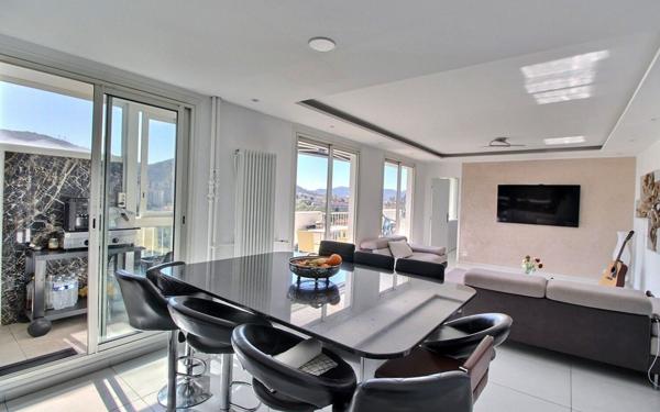 Appartement à vendre    4 pièces • 95 m2 Marseille 10