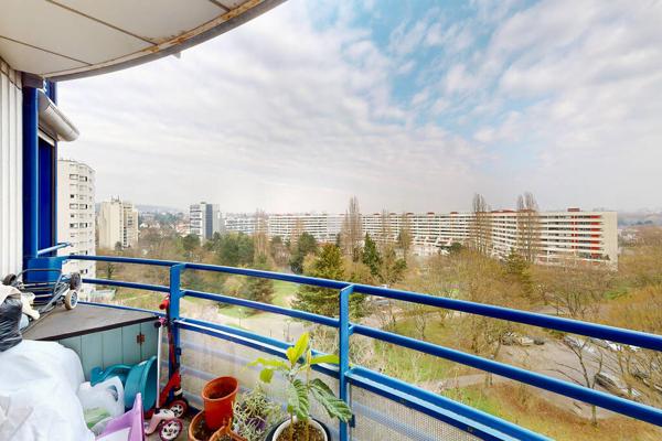 A MASSY -VILLAINE - Appartement Massy 4 pièce(s), balcon et cave